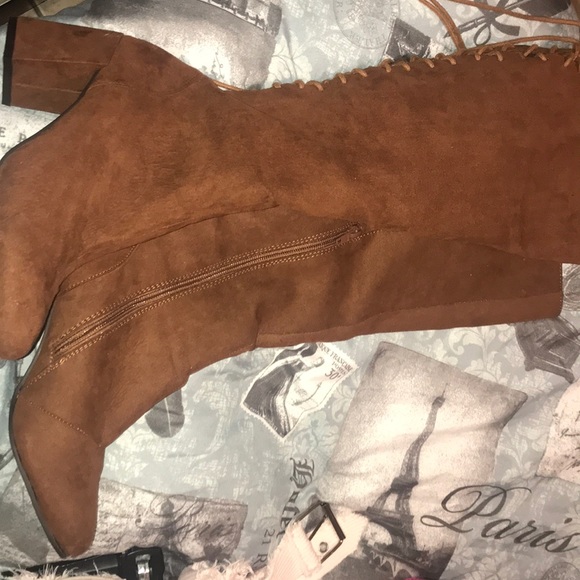 BOOTS - Picture 1 of 3